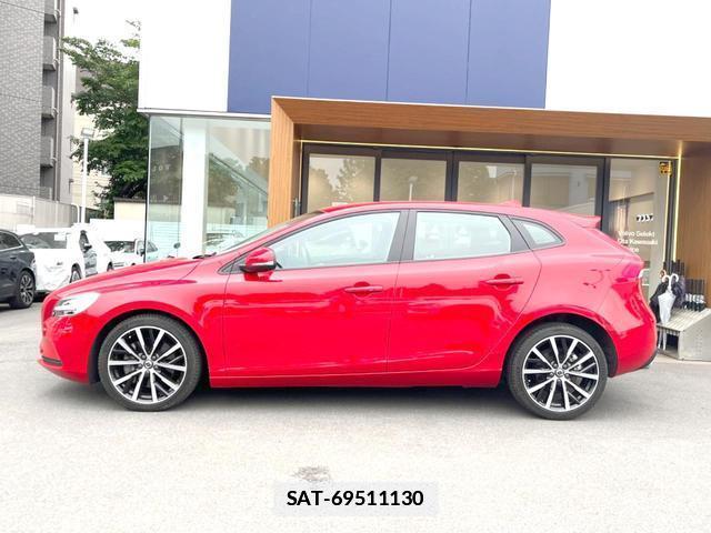 Volvo V40 2018-03 7799157-18