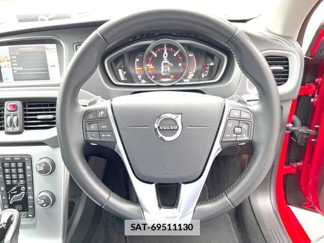 Volvo V40 2018-03 7799157-6