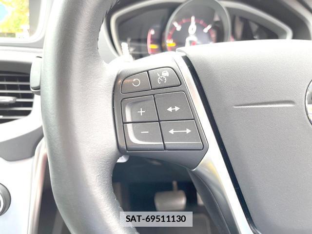 Volvo V40 2018-03 7799157-7