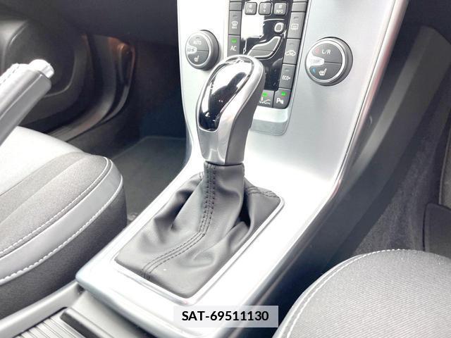 Volvo V40 2018-03 7799157-9