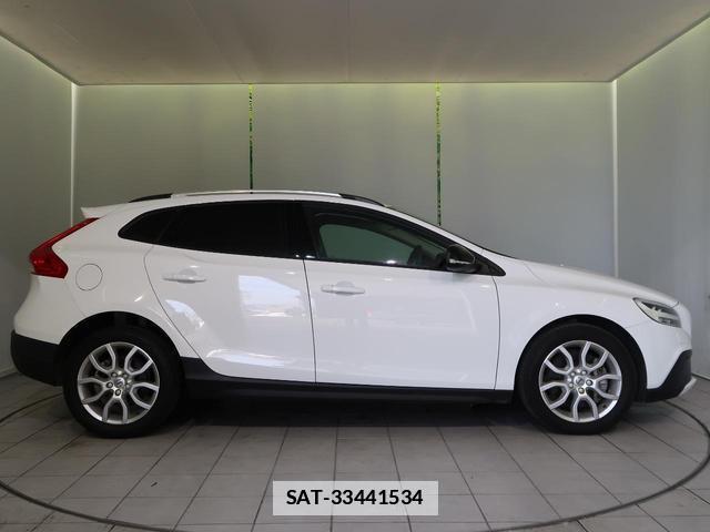 Volvo V40 2017-03 7799229-12