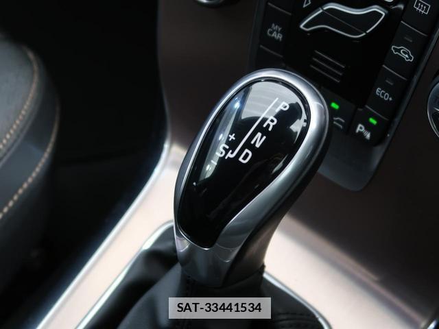 Volvo V40 2017-03 7799229-15