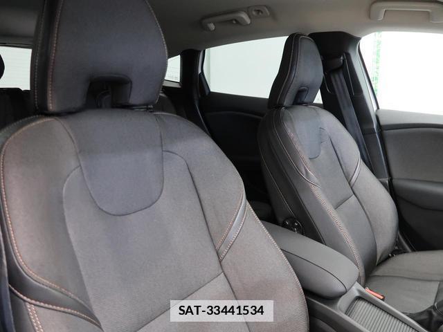 Volvo V40 2017-03 7799229-7