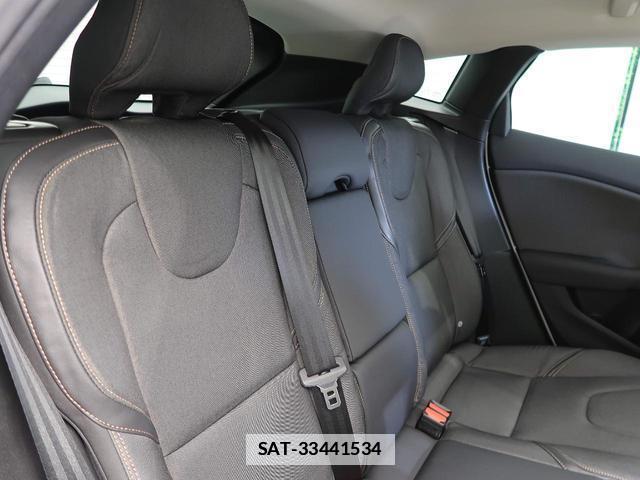 Volvo V40 2017-03 7799229-8