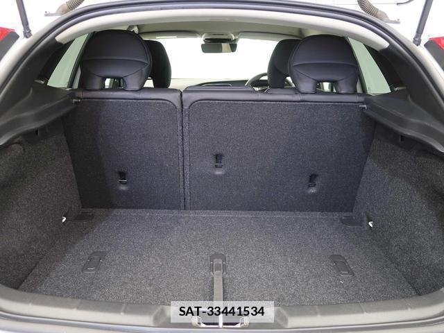 Volvo V40 2017-03 7799229-9