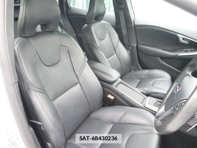 Volvo V40 2016-08 7799318-10