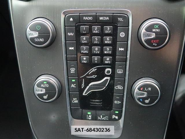 Volvo V40 2016-08 7799318-6
