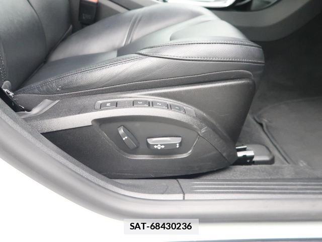 Volvo V40 2016-08 7799318-9