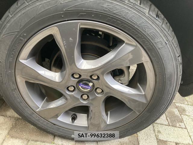 Volvo V40 2013-08 7800120-8