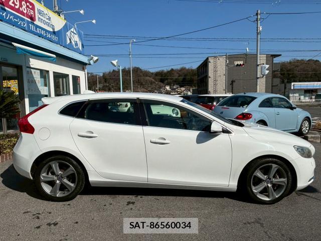 Volvo V40 2013-03 7800971-4