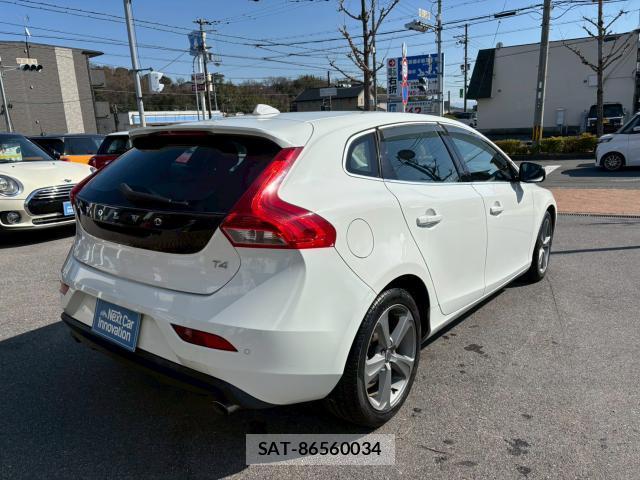 Volvo V40 2013-03 7800971-5
