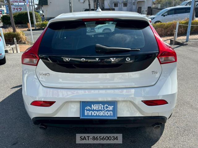 Volvo V40 2013-03 7800971-6