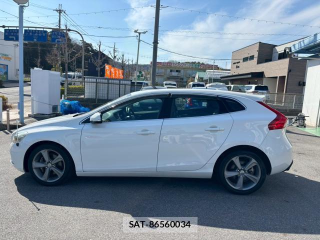 Volvo V40 2013-03 7800971-8
