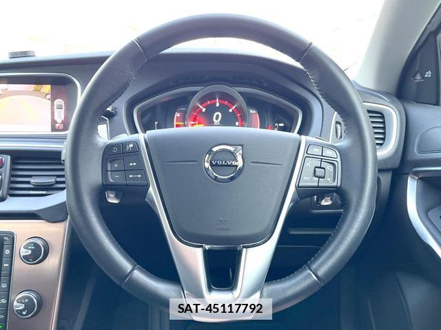 Volvo V40 2018-11 7802457-10