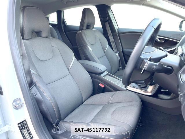 Volvo V40 2018-11 7802457-11