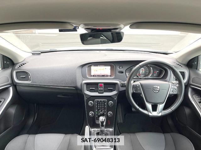 Volvo V40 2018-05 7802465-1