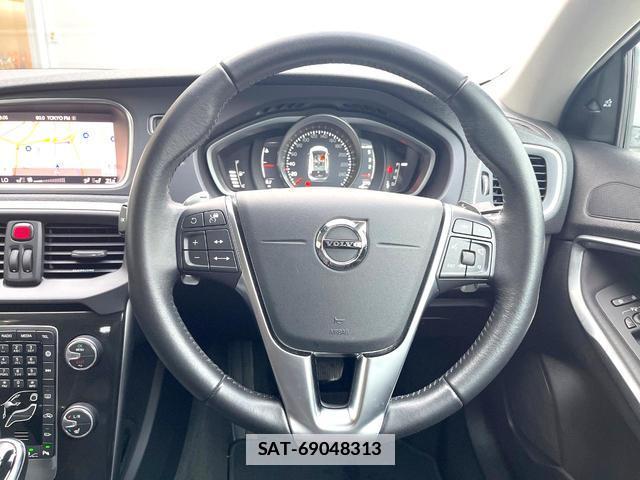 Volvo V40 2018-05 7802465-10