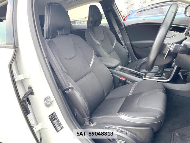 Volvo V40 2018-05 7802465-11