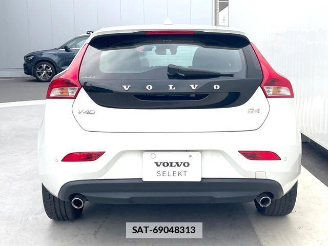 Volvo V40 2018-05 7802465-18