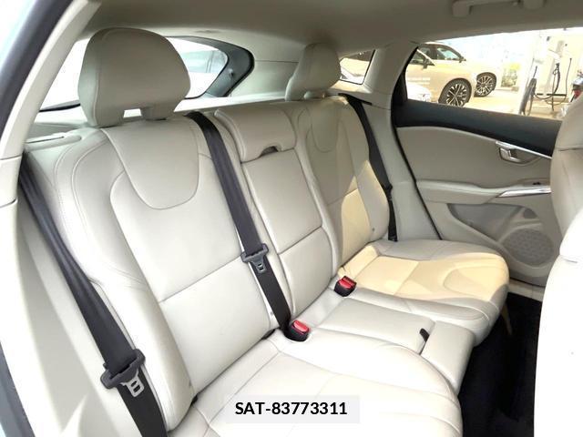 Volvo V40 2017-11 7802467-12