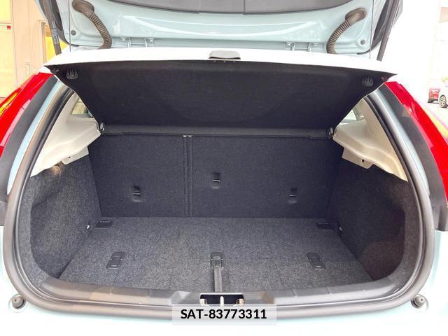 Volvo V40 2017-11 7802467-13