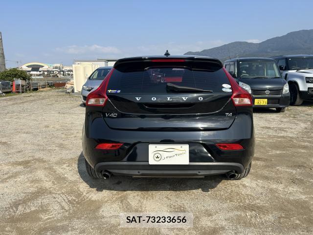 Volvo V40 2013-06 7802570-1