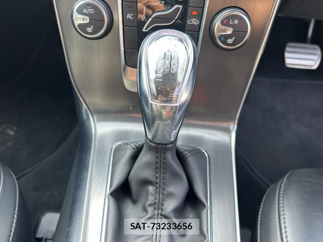 Volvo V40 2013-06 7802570-14