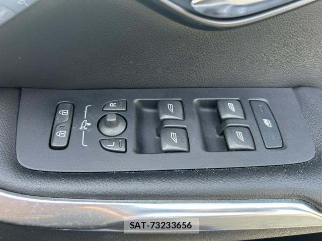 Volvo V40 2013-06 7802570-15