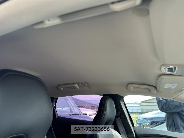 Volvo V40 2013-06 7802570-18