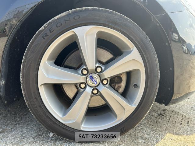 Volvo V40 2013-06 7802570-7