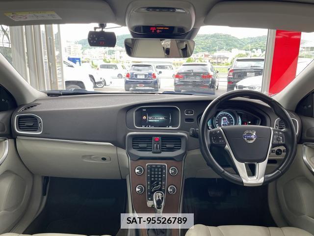 Volvo V40 2015-06 7807182-6