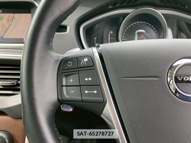 Volvo V40 2018-02 7808324-12
