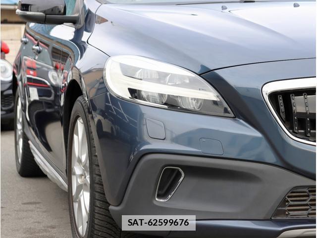 Volvo V40 2017-03 7808672-11