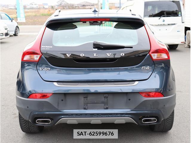 Volvo V40 2017-03 7808672-7