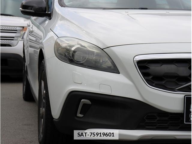 Volvo V40 2015-03 7808678-11