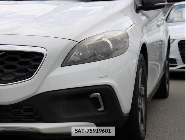 Volvo V40 2015-03 7808678-12