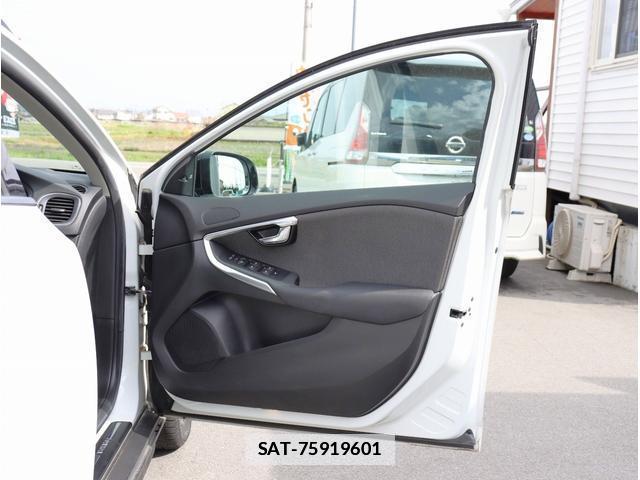 Volvo V40 2015-03 7808678-17