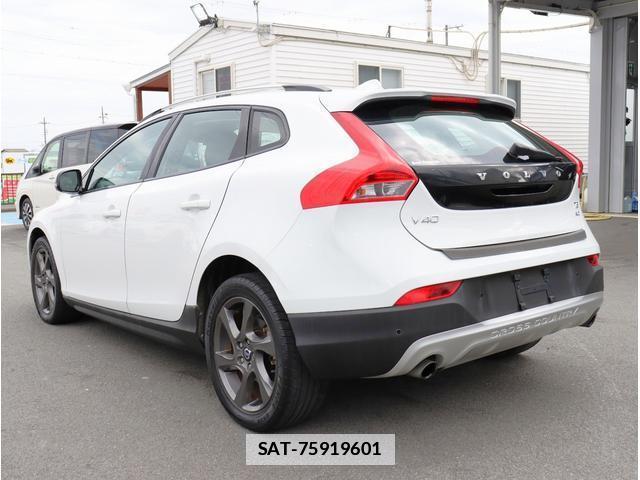 Volvo V40 2015-03 7808678-6