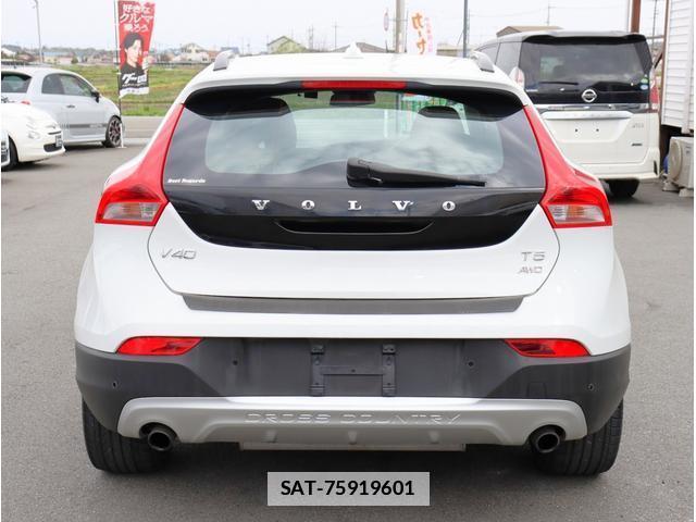 Volvo V40 2015-03 7808678-7