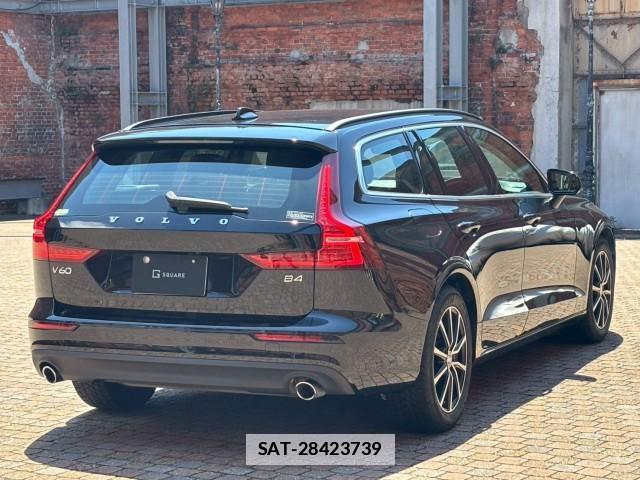 Volvo V60 2022-03 7793788-1