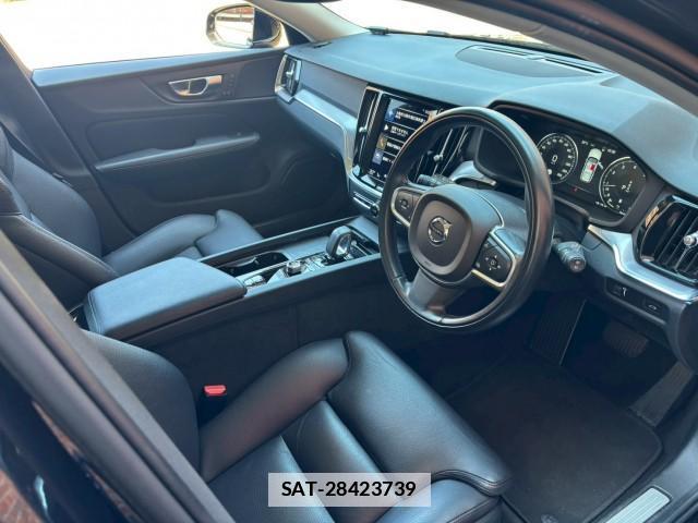 Volvo V60 2022-03 7793788-2