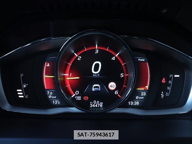 Volvo V60 2015-08 7794469-13
