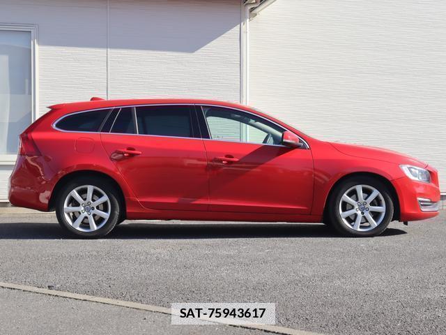 Volvo V60 2015-08 7794469-7