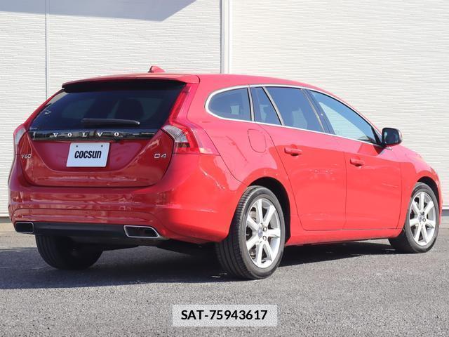Volvo V60 2015-08 7794469-8