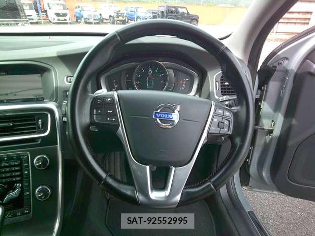 Volvo V60 2014-08 7795604-14