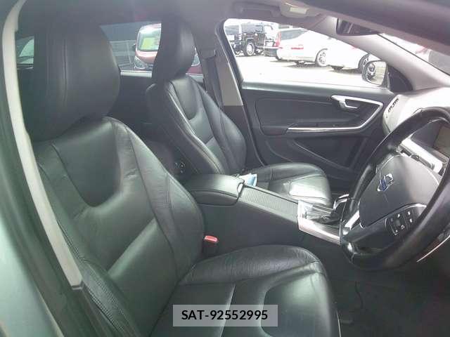 Volvo V60 2014-08 7795604-5