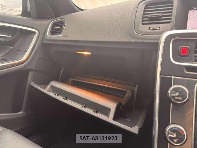 Volvo V60 2013-10 7796956-16