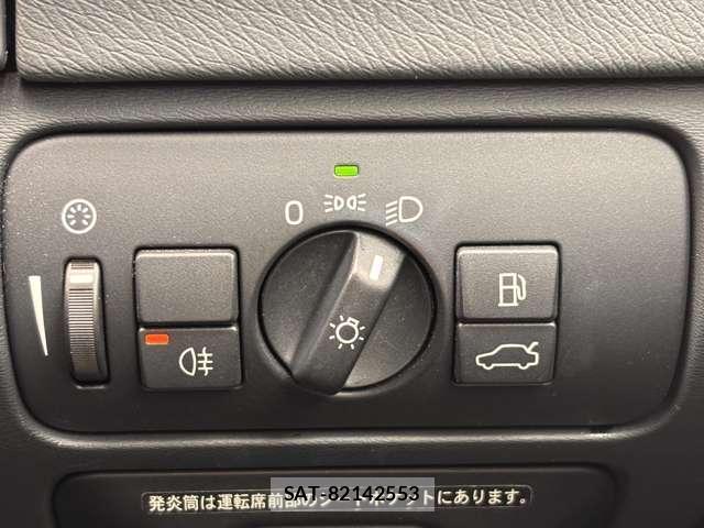 Volvo V60 2012-11 7796957-11