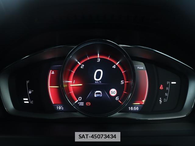 Volvo V60 2015-12 7798721-12