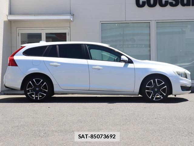 Volvo V60 2017-07 7798738-6
